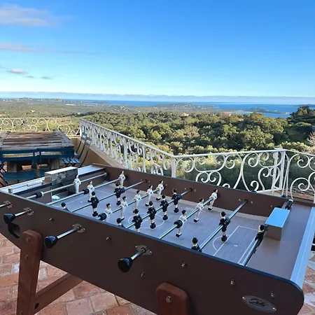 De Gamme Vue Panoramique Exceptionnelle فيلة